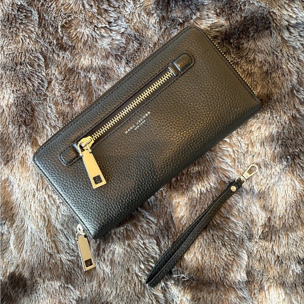 Marc Jacobs Textured Black Leather Clutch